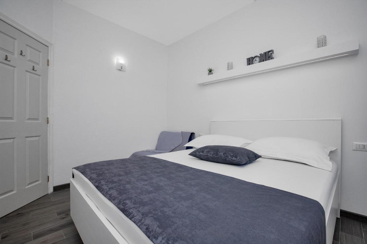 Apartman Toni Leilighet Drasnice Eksteriør bilde